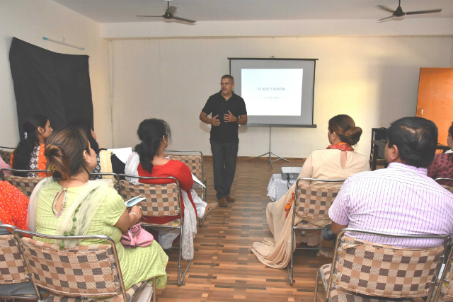 Mr. Philip Burrett holds a Workshop for our Students as well as our Teachers