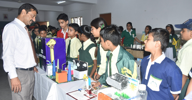 MIDDLE SCHOOL SCIENCE EXHIBITION 