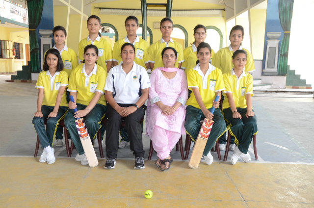 Inter House Senior Girls Indoor Cricket Matches 2015-16